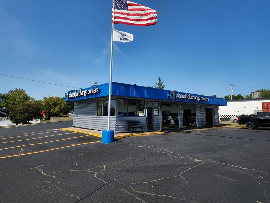 Planet Oil Change in Burton - Saginaw St., MI