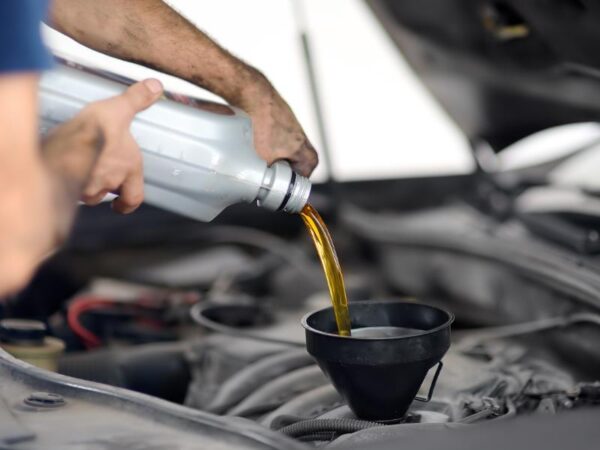 How Stop-and-Go Driving Leads to Frequent Oil Changes for Commuters in Dearborn Heights, MI